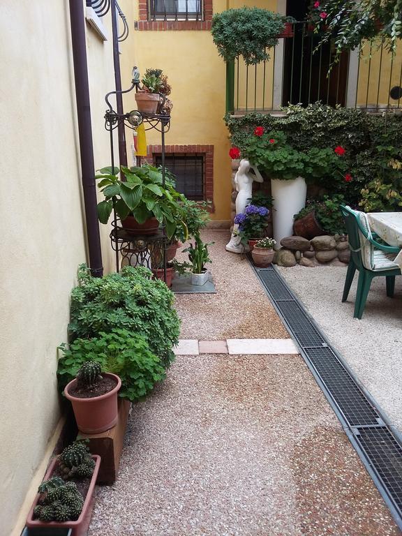 Bed and Breakfast La Carbonara 6 Бардоліно Екстер'єр фото